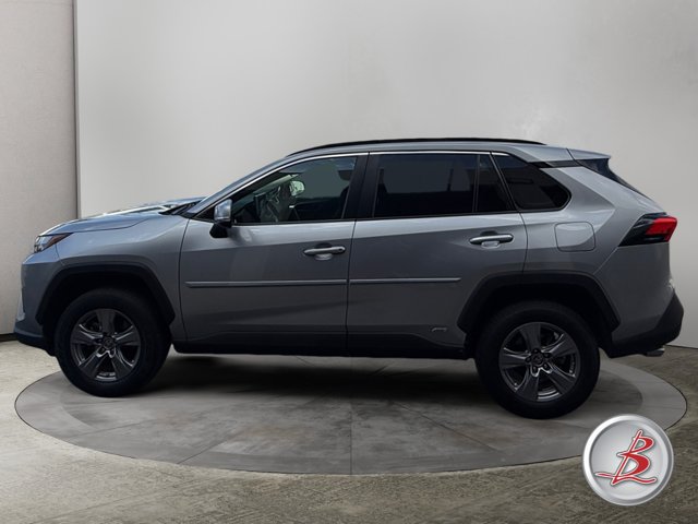Used 2023 Toyota RAV4 LE AWD/4WD image 4