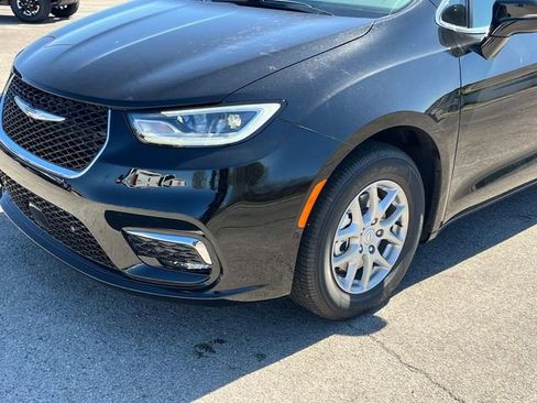 New 2026 Chrysler Pacifica Select image 34