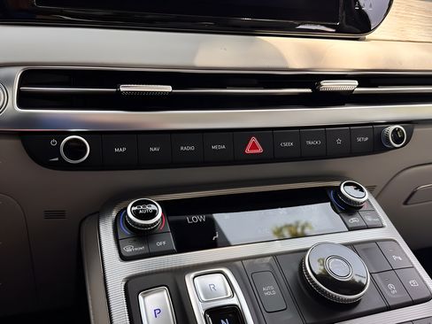 Used 2024 Hyundai Palisade Calligraphy FWD image 10