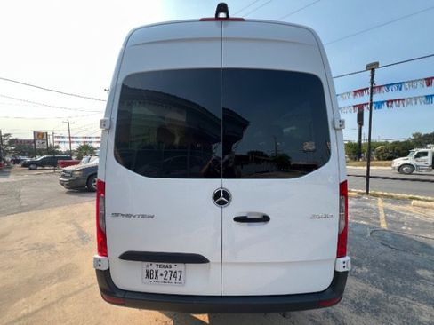 Used 2025 Mercedes-Benz Sprinter 2500 image 6