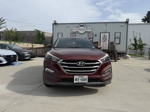 Used 2017 Hyundai Tucson SE w/ SE Popular Package 02 AWD/4WD image 3