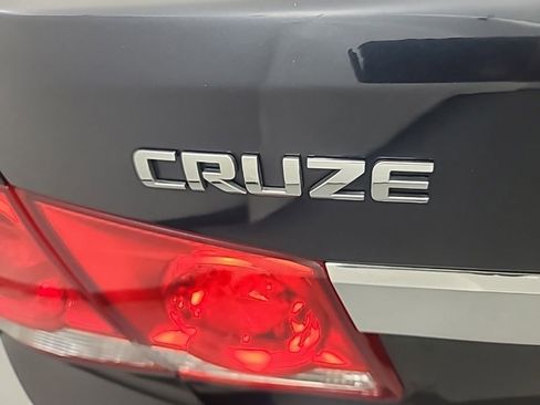 Used 2014 Chevrolet Cruze LS FWD image 11