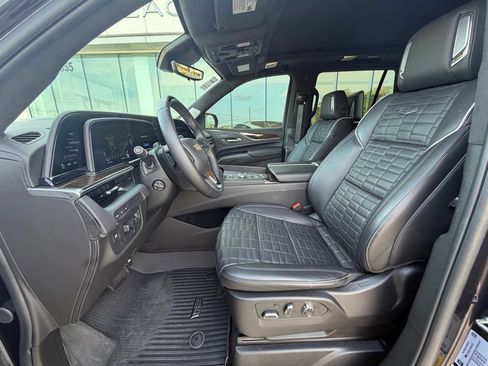 Used 2024 Cadillac Escalade Premium Luxury Platinum RWD image 10