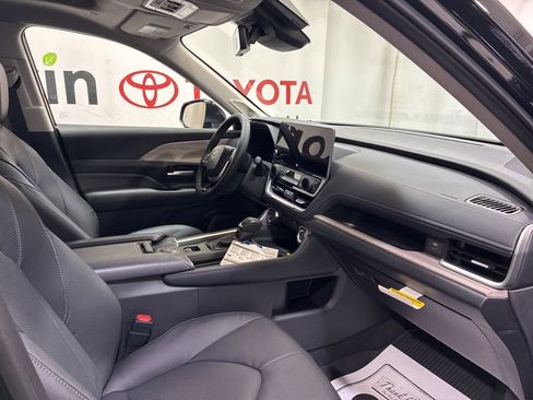 New 2026 Toyota Grand Highlander AWD image 13