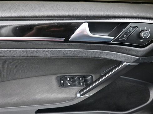 Used 2017 Volkswagen GTI S image 25