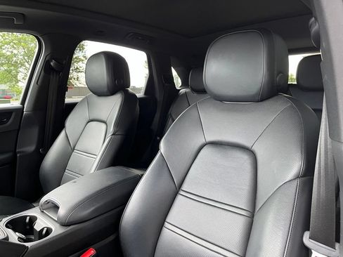 Used 2020 Porsche Cayenne AWD/4WD image 15