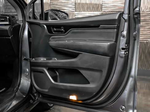 Used 2023 Honda Odyssey Touring image 44
