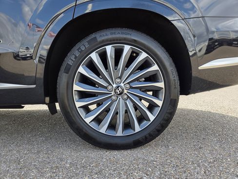 Used 2024 Hyundai Palisade Calligraphy image 9