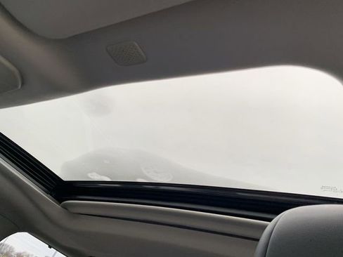 Used 2022 Toyota Highlander XLE image 30