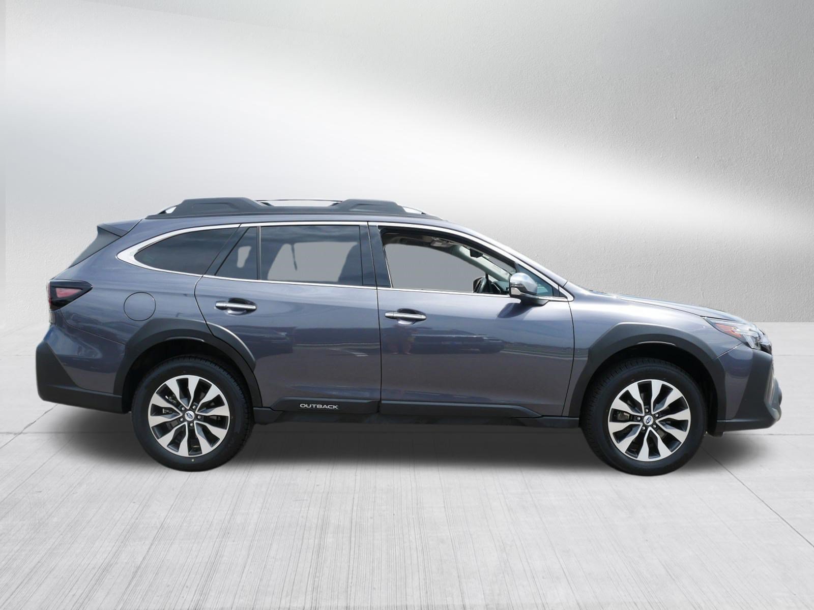 Used 2025 Subaru Outback Touring w/ Tech Package 3 AWD/4WD image 8