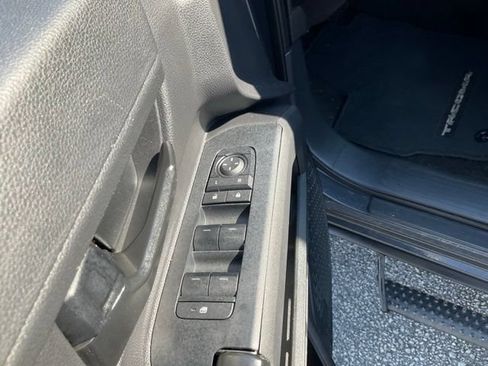 Used 2024 Toyota Tacoma SR5 AWD/4WD image 8