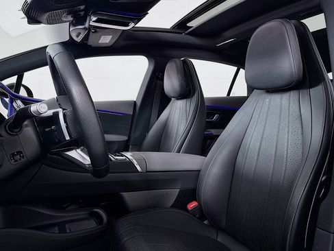 Certified 2024 Mercedes-Benz EQS 580 4MATIC Sedan image 16