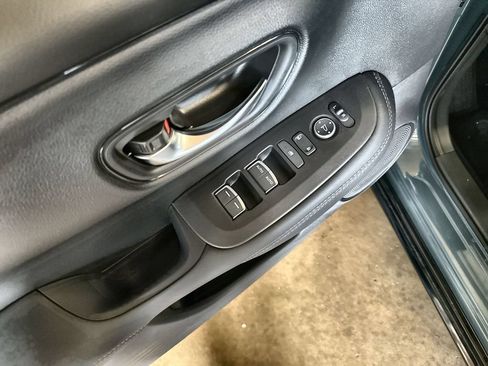 Used 2024 Honda HR-V EX-L image 15