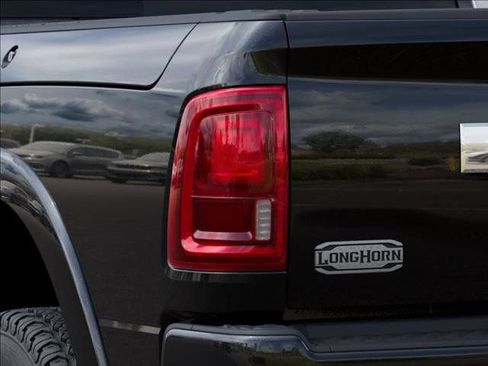 New 2026 RAM 2500 Limited AWD/4WD image 9