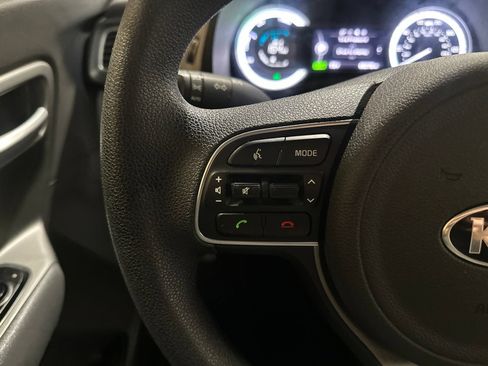 Used 2019 Kia Niro LX FWD image 19