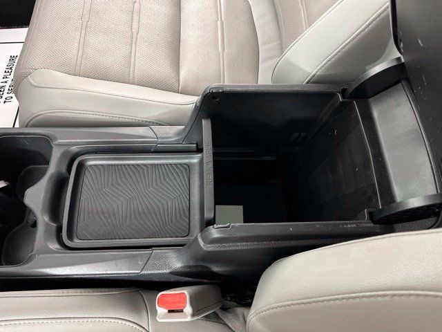 Used 2018 Honda CR-V Touring image 30