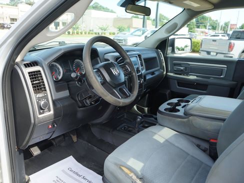 Used 2017 RAM 2500 Tradesman w/ Chrome Appearance Group AWD/4WD image 10