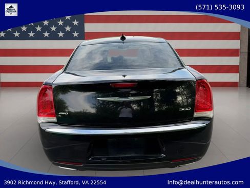 Used 2018 Chrysler 300 Limited AWD/4WD image 5