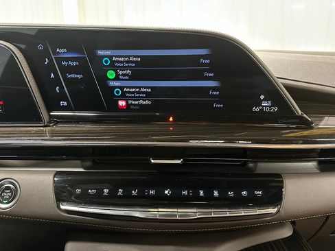 Used 2023 Cadillac Escalade Premium Luxury image 33