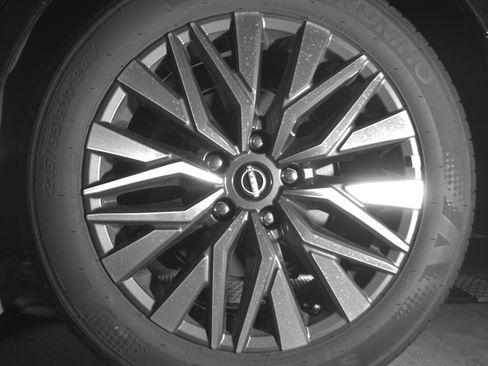 Used 2025 Nissan Altima 2.5 SV FWD image 14