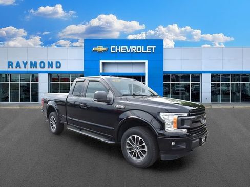 Used 2018 Ford F150 XLT w/ Equipment Group 302A Luxury AWD/4WD image 11