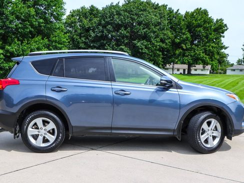 Used 2014 Toyota RAV4 XLE w/ Preferred Accessory Package AWD/4WD image 5
