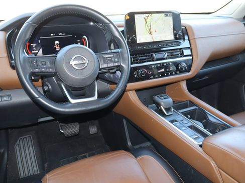 Used 2022 Nissan Pathfinder Platinum w/ Cargo Package FWD image 5
