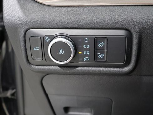 Used 2024 Ford Explorer Limited w/ Equipment Group 301A AWD/4WD image 34
