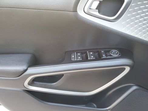 Certified 2024 Kia Soul LX w/ Option Group 015 FWD image 12