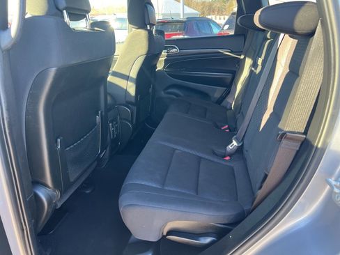 Certified 2019 Jeep Grand Cherokee Laredo image 16