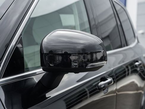 Used 2024 Volvo XC90 B6 Plus image 16