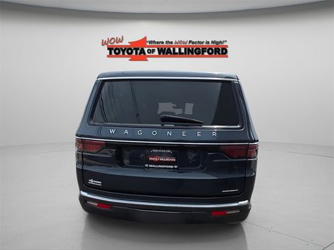 Used 2022 Jeep Wagoneer Series III w/ Premium Group I image 17