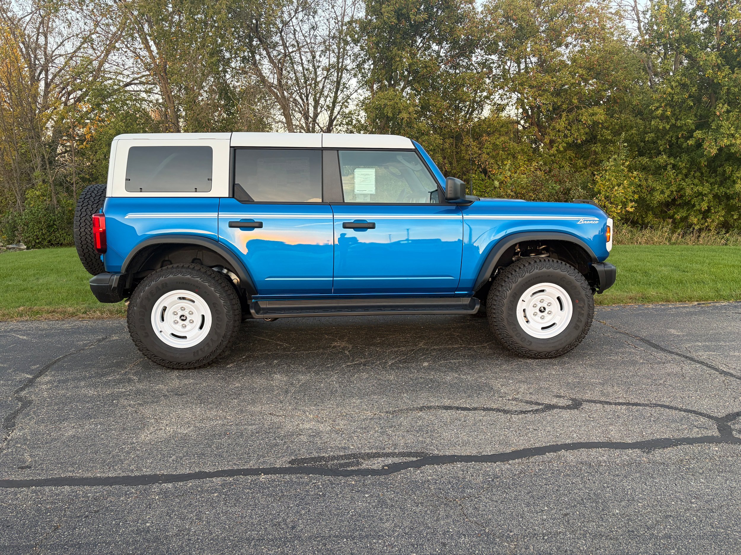New 2026 Ford Bronco Heritage Edition AWD/4WD image 8