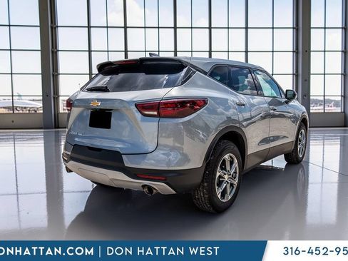 Used 2025 Chevrolet Blazer LT AWD/4WD image 35