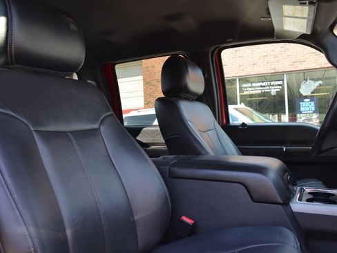 Used 2014 Ford F350 Lariat w/ Lariat Interior Package image 28