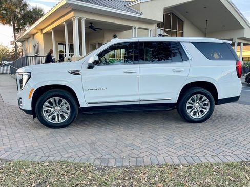 Used 2025 GMC Yukon Denali image 2