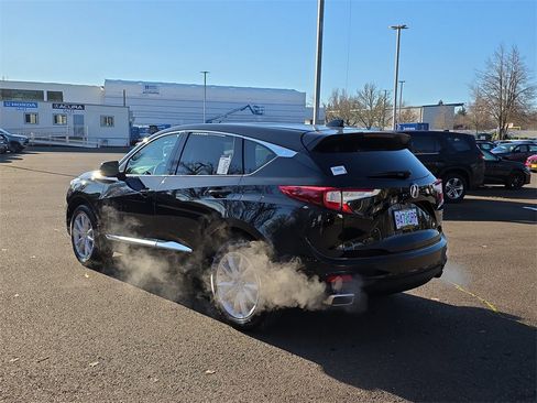 Used 2024 Acura RDX SH-AWD image 3