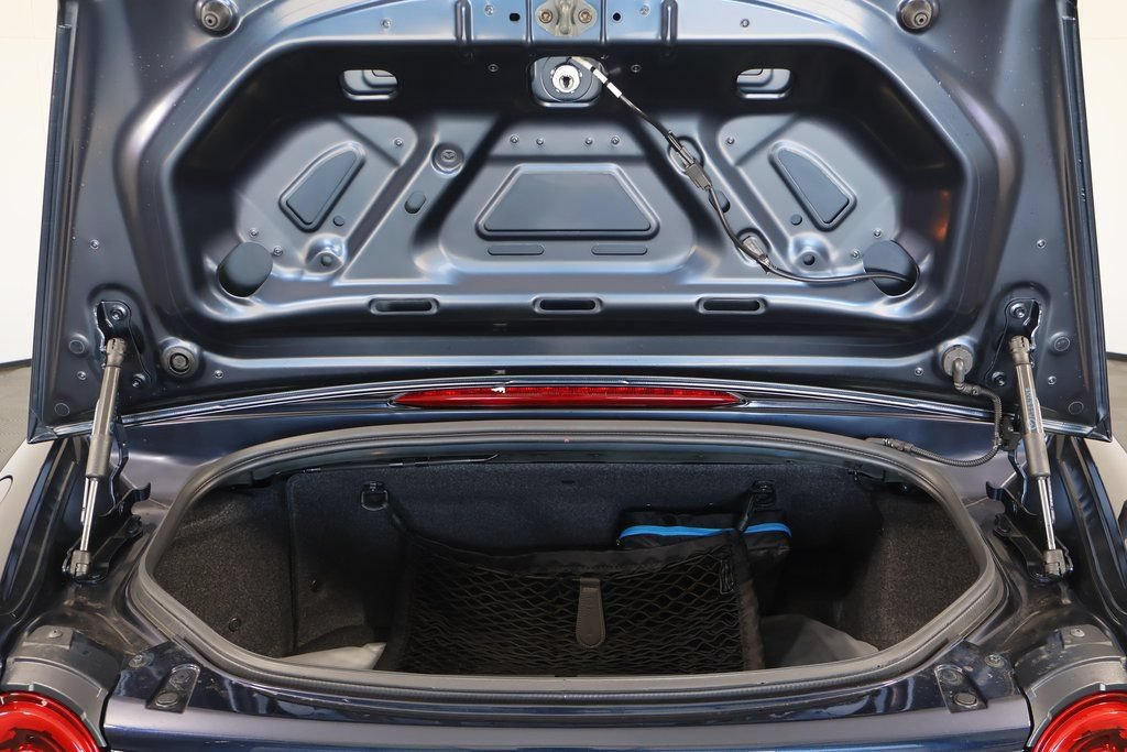 New 2026 MAZDA MX-5 Miata Club w/ Interior Package RWD image 9