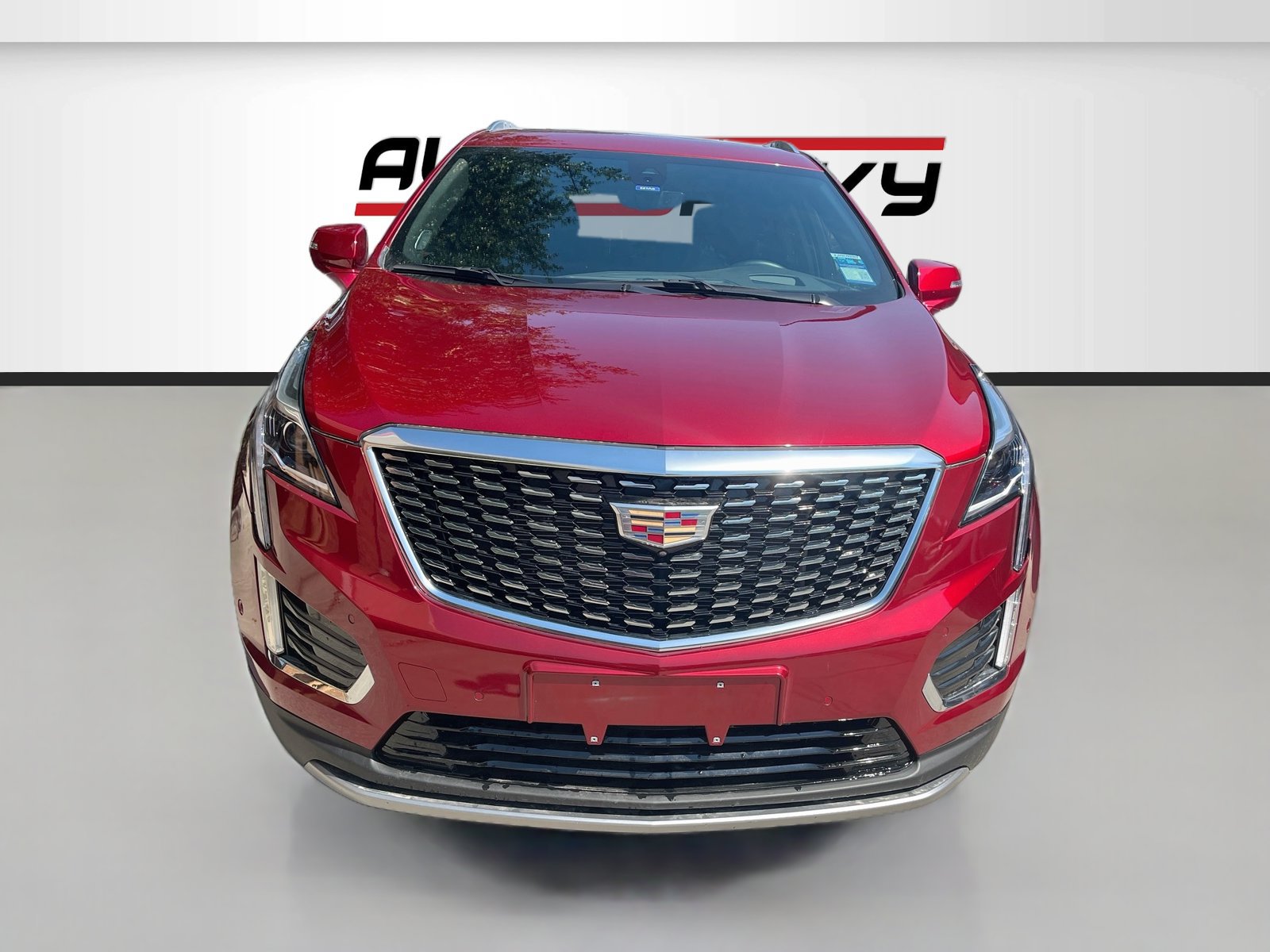 Used 2025 Cadillac XT5 Premium Luxury w/ Technology Package FWD image 2