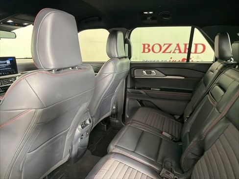Used 2025 Ford Explorer ST-Line RWD image 13