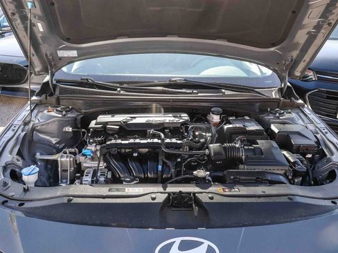 Certified 2025 Hyundai Elantra SEL image 28