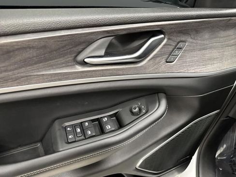 Used 2023 Jeep Grand Cherokee 4WD 4xe w/ Luxury Tech Group II image 33