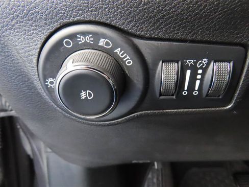 Used 2024 Jeep Compass Trailhawk AWD/4WD image 22