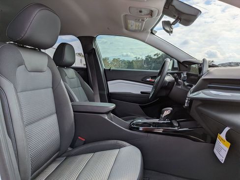 New 2026 Chevrolet Trax LT w/ Driver Confidence Package image 31