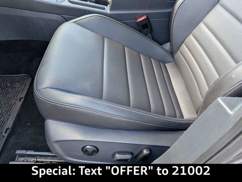 Used 2021 Volkswagen Jetta SE FWD image 23