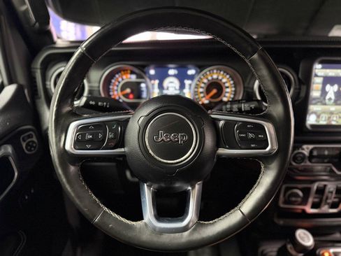 Used 2019 Jeep Wrangler Unlimited Sahara w/ Uconnect 4C Nav & Sound Group AWD/4WD image 17