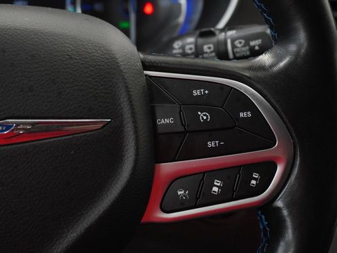 Certified 2021 Chrysler Pacifica Touring-L FWD image 38