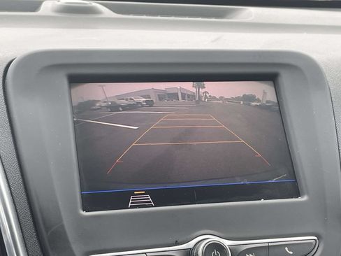 Used 2021 Chevrolet Equinox LT FWD image 29