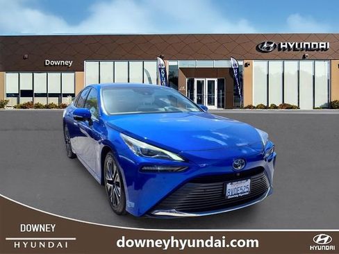 Used 2021 Toyota Mirai RWD image 3