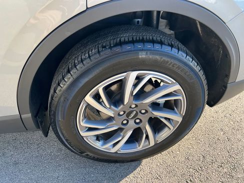 Used 2023 Lincoln Corsair AWD w/ Equipment Group 101A image 10